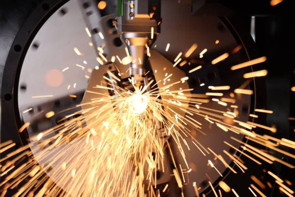 チューブレーザー切断機、より高速、高精度！