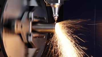 ファイバーレーザーは木材、プラスチック、ガラスを切断できますか?