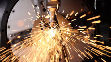 顧客コメント: 8台のTUBEレーザー切断機、MP6012D