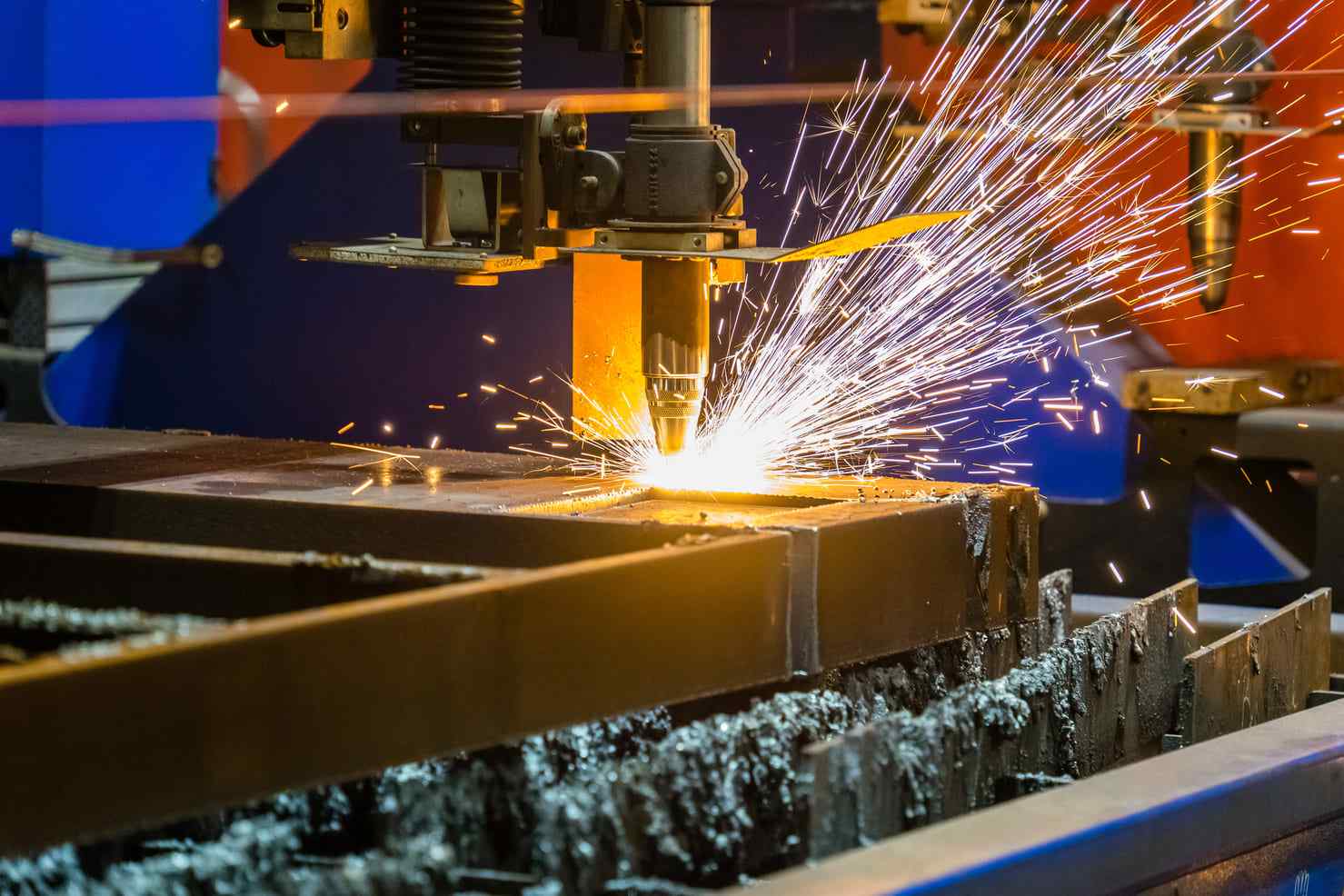 板金レーザー切断機